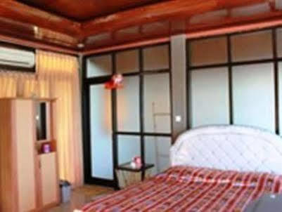 Soka Indah Restaurant & Bungalows Selemadeg  Екстериор снимка